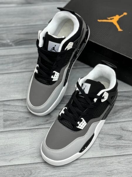 Air Jordan 4 Retro - Men's Sneakers