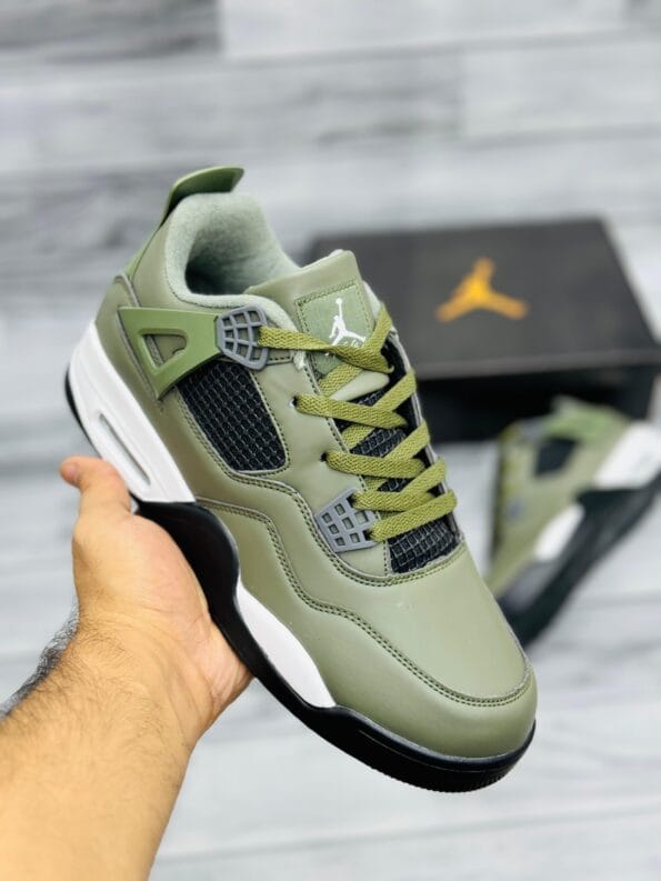 Air Jordan 4 Retro – Men’s Sneakers