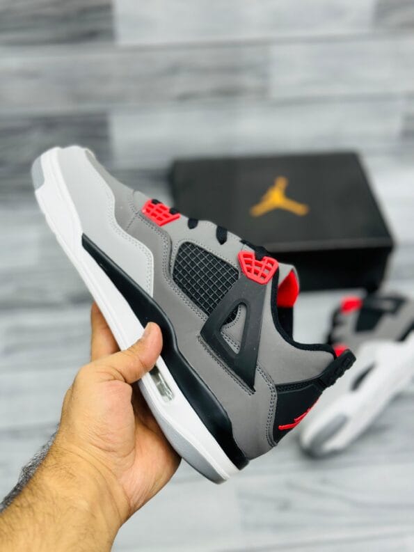 Air Jordan 4 Retro – Men’s Sneakers