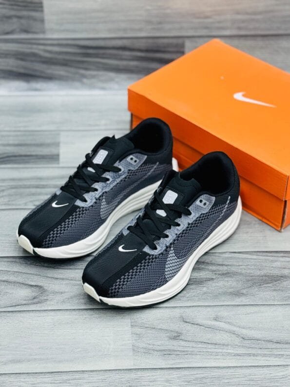 Nike Pegasus Plus- Black