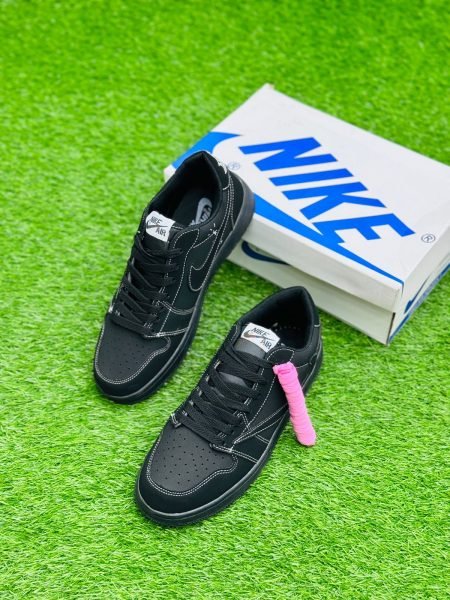 Nike air Jordan Travis Scott Sneakers