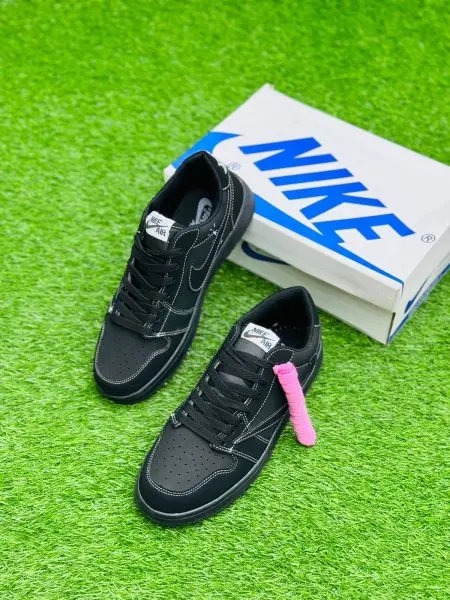 Nike air Jordan Travis Scott Sneakers