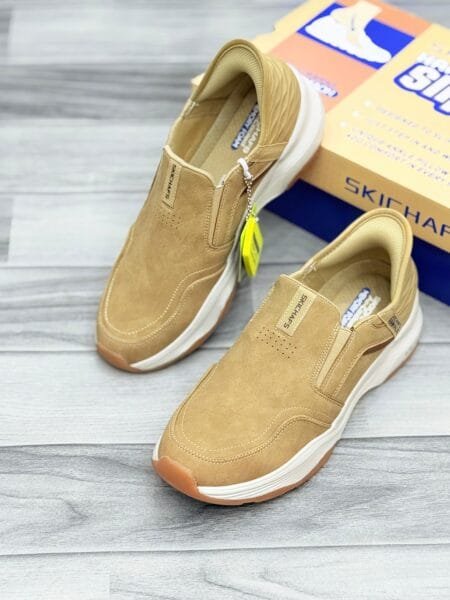 Skechers Max Cushioning Delta