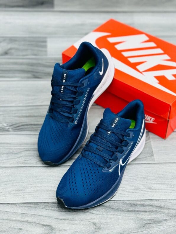 Nike Pegasus 38 Sneakers
