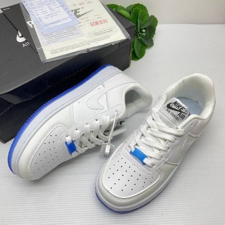 UV Induction Chameleon Blue White Shoes