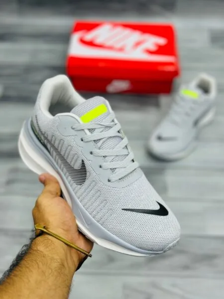 Nike Invincible 3 Running