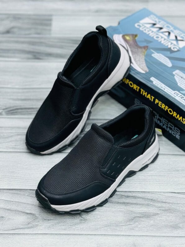 Skechers Max Protect