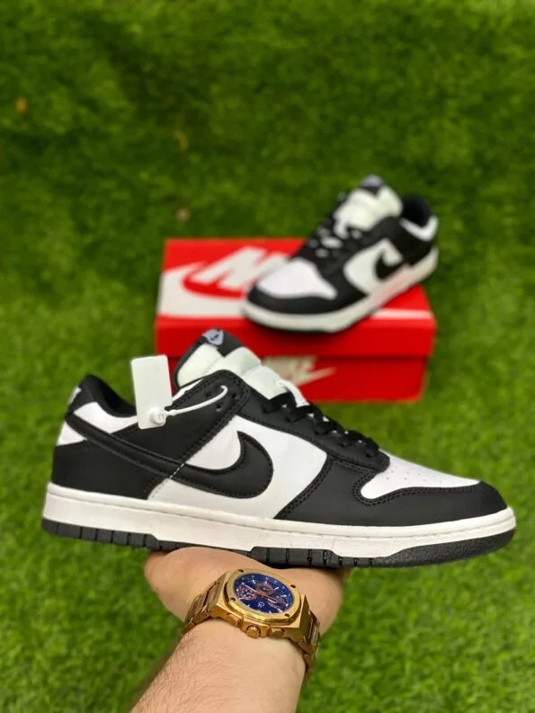 Nike SB Dunk Low Panda