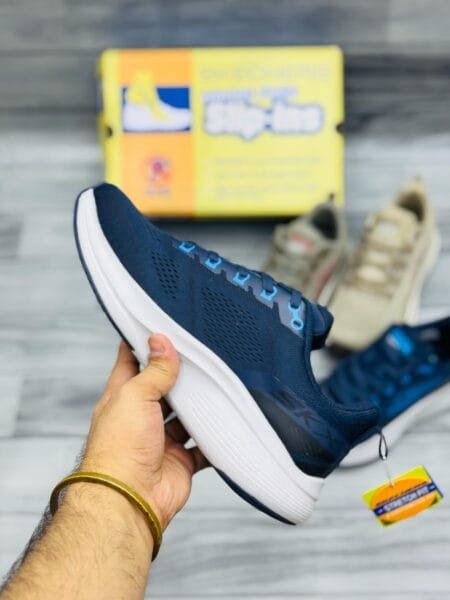 SKECHERS MAX CUSHIONING PROPULSION