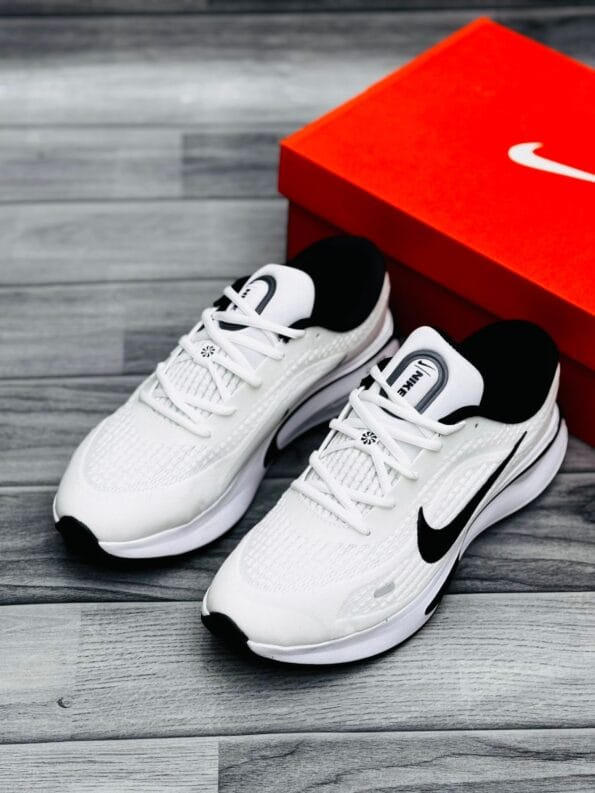 Nike Journey Run Comfi Ride Black