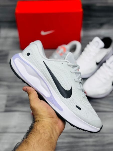 Nike Journey Run Comfi Ride Smoke Grey