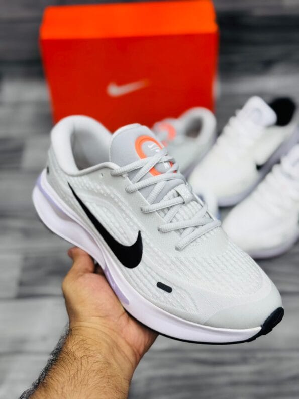 Nike Journey Run Comfi Ride Smoke Grey