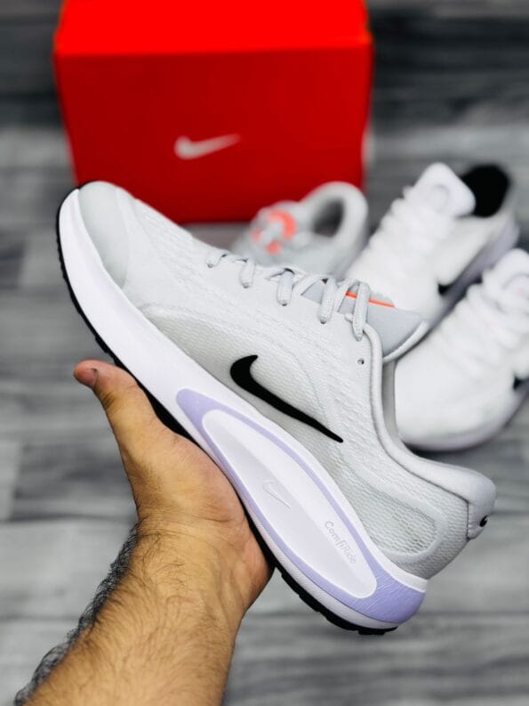 Nike Journey Run Comfi Ride Smoke Grey