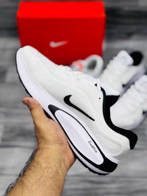 Nike Journey Run Comfi Ride Black