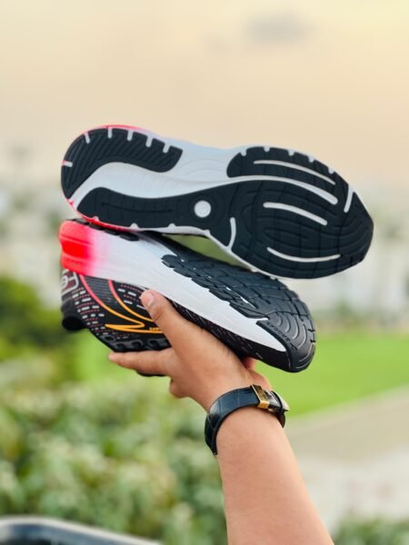 Brooks Glycerin 20 with DNA LOFT cushioning